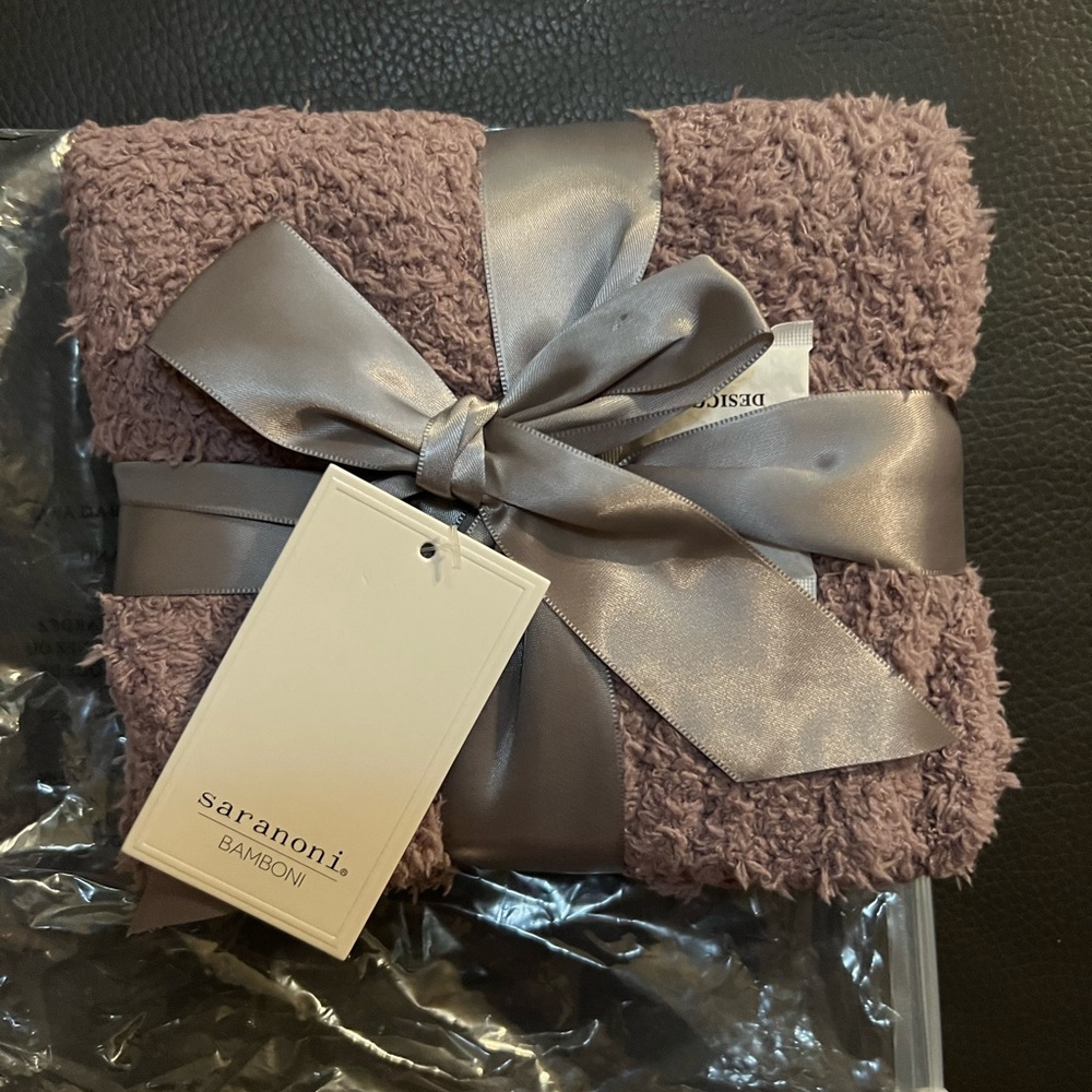 BNWT saranoni mini blanket